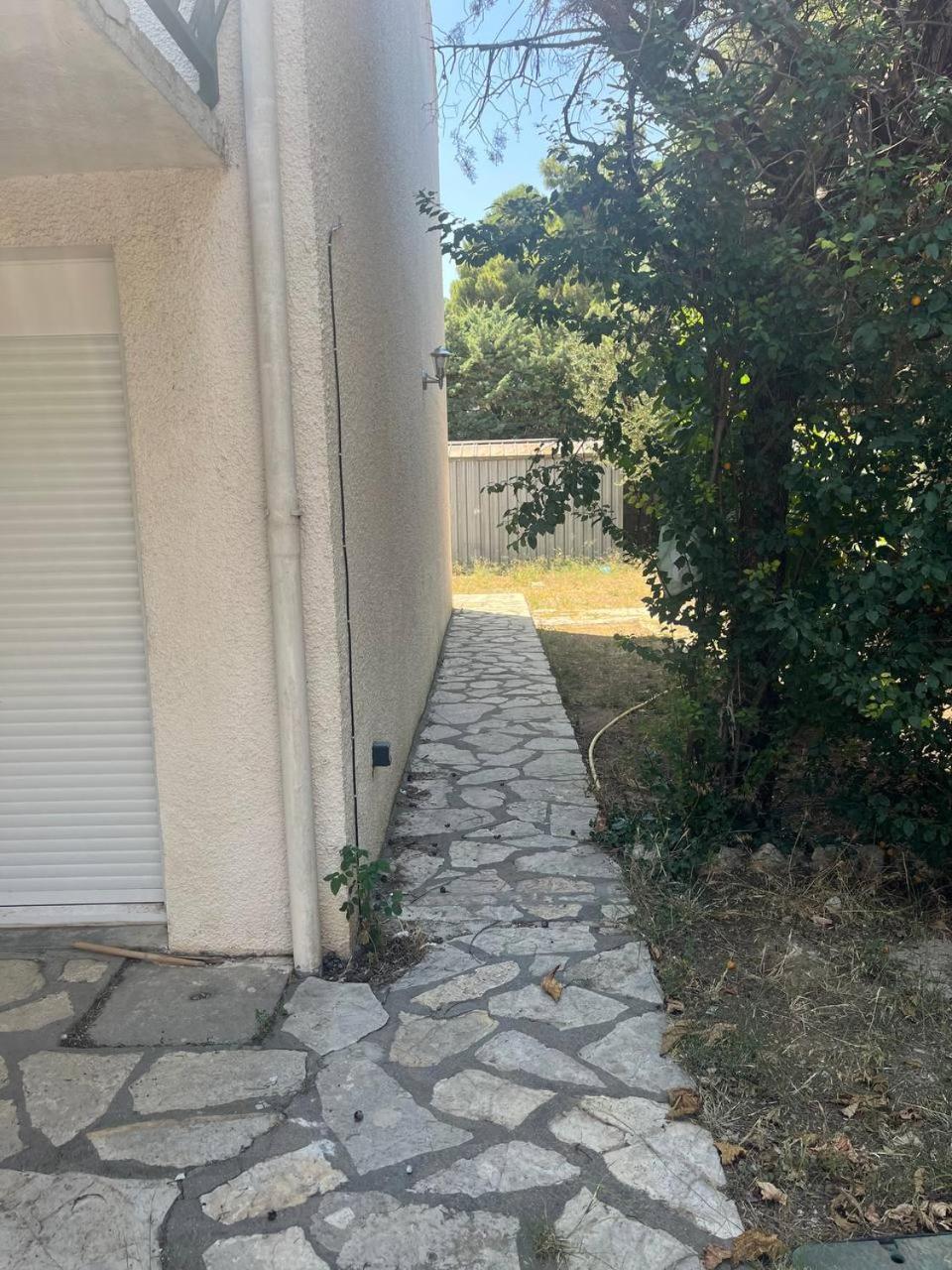 Charmant Et Confortable Appartement Narbonne Exterior photo