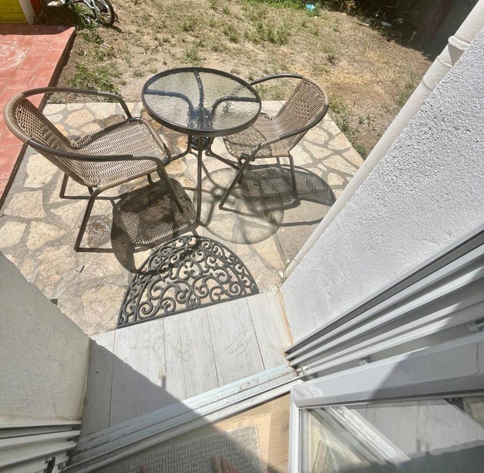 Charmant Et Confortable Appartement Narbonne Exterior photo